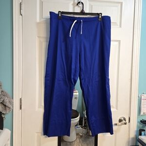 Petite Wide Leg Scrub Pants